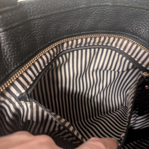 EUC Kate Spade Cobble Hill Taylor Tote, Black, With Dust Cover. - Picture 11 of 13